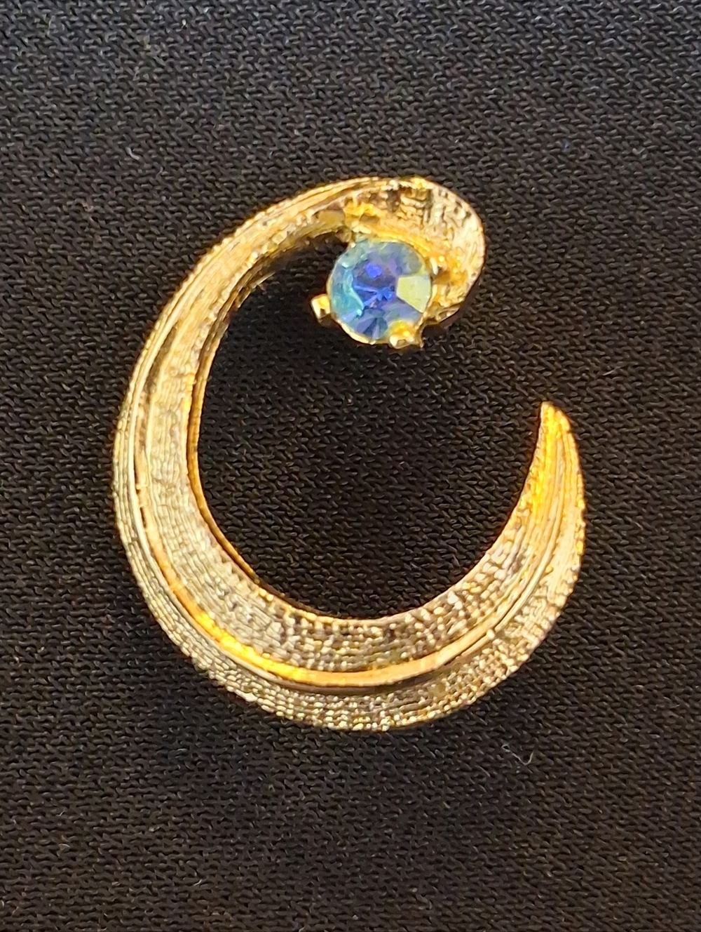 Vintage DODDS Swirl Brooch